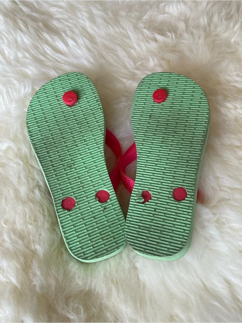 Havaianas Kids Strawberry Floral Flip Flops in Green and Pink